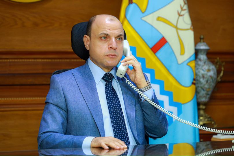 محافظ كفرالشيخ يطمئن على حالة اللاعب محمد شوقي لاعب فريق كرة القدم في اتصال هاتفي مع أسرته ومسؤولي الفريق.. متمنيًا له الشفاء العاجل  