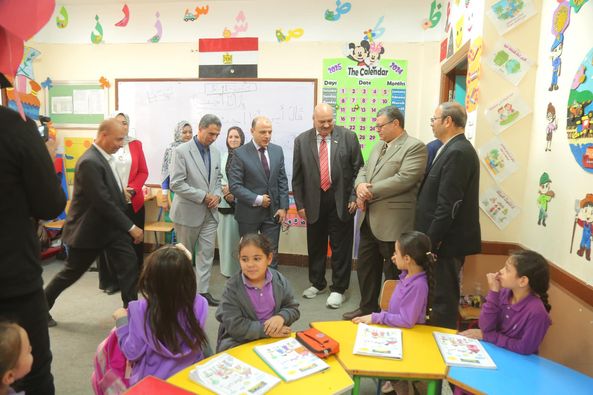 محافظ كفرالشيخ يتفقد مدرسة المنتزه الرسمية لغات بشرق عاصمة المحافظة.. هدفنا تحقيق جودة التعليم لأبنائنا  