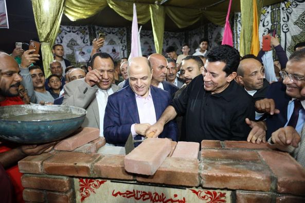 وزير الشباب والرياضة ومحافظ كفرالشيخ يضعان حجر الأساس للملعب القانوني ويفتتحان مشروعات رياضية جديدة في مركزى شباب المركزية والثمانين بالحامول  