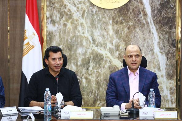 ‏وزير الشباب والرياضة ومحافظ كفرالشيخ يعقدان لقاءً موسعًا مع أعضاء مجلسي النواب والشيوخ.. موجهاً باستكمال إنشاء مركز التنمية الشبابية  