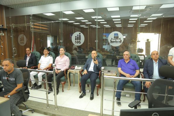 محافظ كفرالشيخ يتابع تطبيق التعريفة الجديدة بجميع المواقف على مستوى المحافظة من مركز سيطرة الشبكة الوطنية للطوارئ والسلامة العامة  