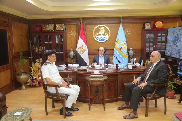 حرصًا على سلامة ومستقبل طلاب الجامعة.. محافظ كفرالشيخ يتخذ إجراءات عاجلة لتنظيم المواقف وتعزيز حركة النقل بالدفع باتوبيسات إضافية خلال فترات الذروة لمواجهة التكدس  