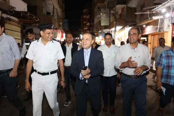 في جولة ليلية.. محافظ كفرالشيخ يتفقد منطقة المزلقان الأوسط .. وسط إشادات المواطنين بنقل الباعة الجائلين من شوارع المحافظة إلى الأسواق الحضرية  