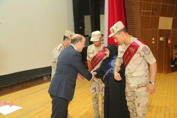 محافظ كفرالشيخ ومدير جمعية المحاربين القدماء يكرمان أسر الشهداء ومصابي العمليات الحربية من أبناء المحافظة | بالصور  