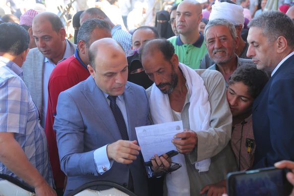 محافظ كفرالشيخ يتفقد قوافل المبادرة الرئاسية "بداية جديدة" بقرية العباسية بالرياض .. مشيدًا بجهود المشاركين | بالصور  