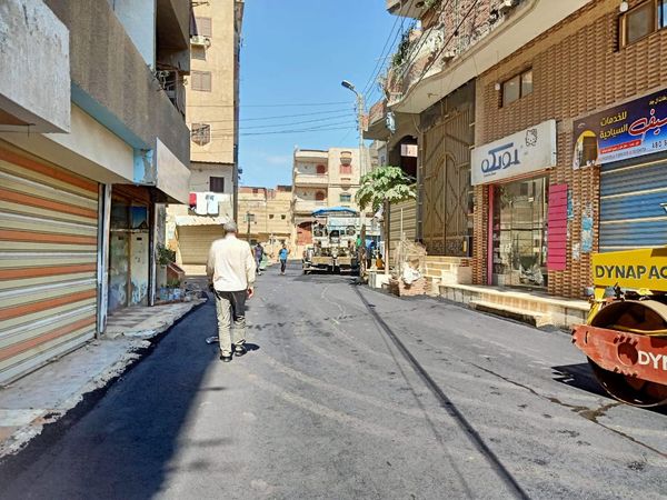 محافظ كفرالشيخ يتابع أعمال رصف شارع الجمهورية بقلين بمسطح 1000 م2  