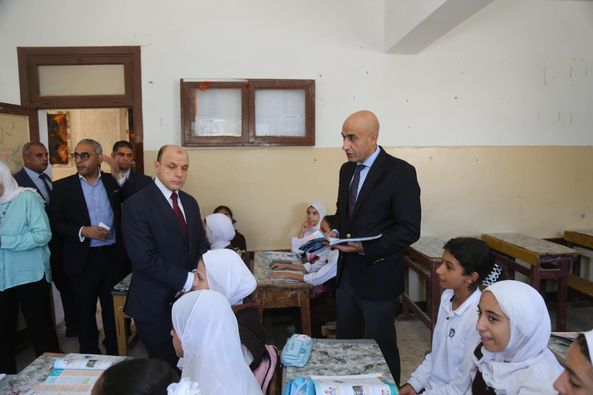 وزير التربية والتعليم ومحافظ كفر الشيخ يستكملان جولتهما التفقدية في ١٠ مدارس بالمحافظة لمتابعة انتظام العملية التعليمية  