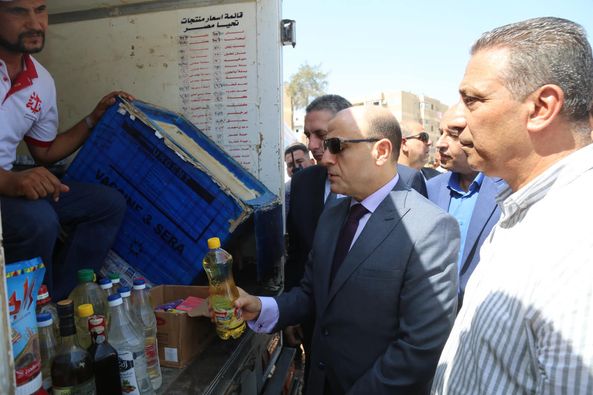 محافظ كفرالشيخ يتفقد قوافل المبادرة الرئاسية "بداية جديدة" لتقديم الخدمات الحكومية المتكاملة وتوفير السلع بقرية الحمراوي  