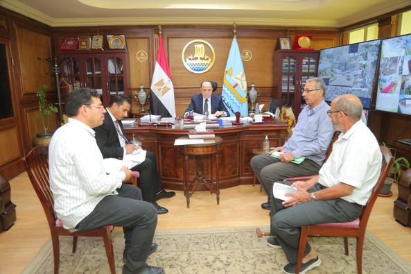 محافظ كفرالشيخ يناقش 10 شكاوى في لقاء المواطنين .. في ضوء المبادرة الرئاسية « بداية» خدمات الأهالي «في مقدمة أولوياتي»  