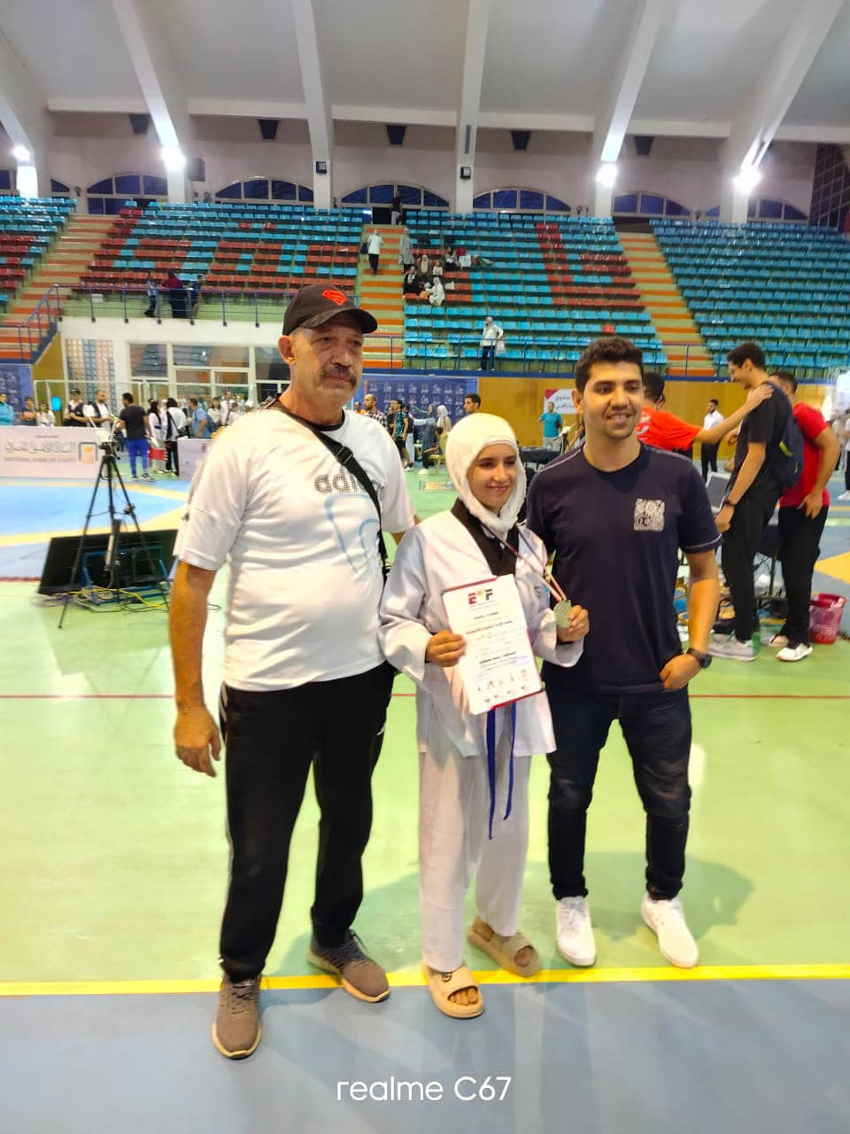 محافظ كفرالشيخ يهنئ البطلة «روز» لفوزها بالميدالية الفضية فى بطولة الجمهورية للتايكوندو  