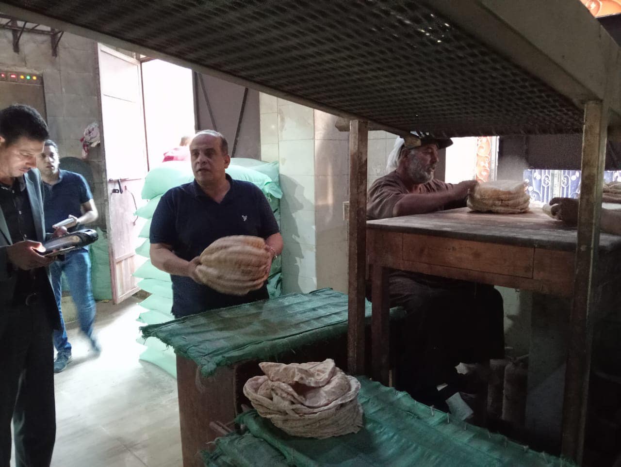 محافظ كفرالشيخ: حملات تموينية يوميًا على المخابز والأسواق.. وتحرير 18 محضرًا بعدد من قرى ومدن المحافظة  