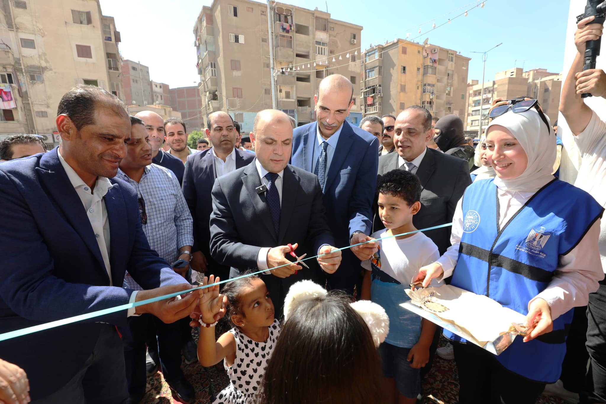 محافظ كفر الشيخ يفتتح معرض «أهلًا مدارس» لمستلزمات الطلاب.. بتخفيضات هائلة تصل لـ 30٪؜.. وتوزيع 4000 قطعة ملابس للطلاب الأولىٰ بالرعاية مجانًا  