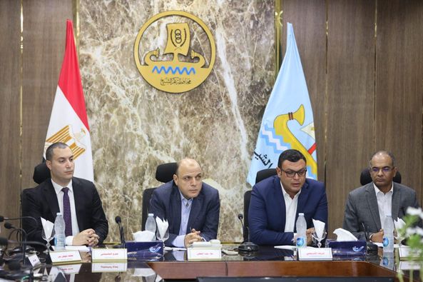 وزير الإسكان والمرافق والمجتمعات العمرانيةومحافظ كفرالشيخ يناقشان عددًا من ملفات مشروعات مياه الشرب والصرف الصحي بمحافظة كفرالشيخ  