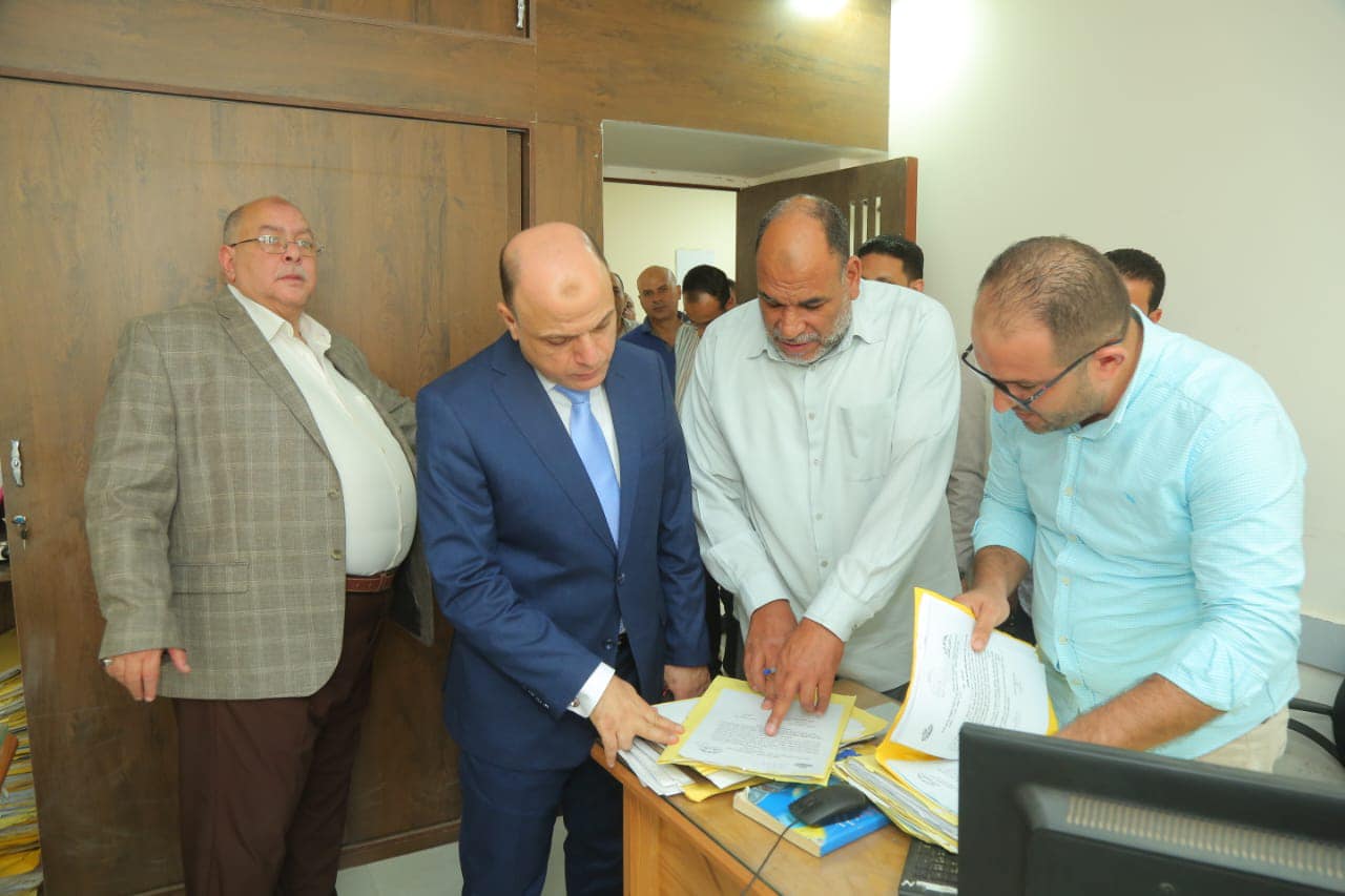 محافظ كفرالشيخ يتفقد عدد من إدارات الديوان العام لمتابعة انتظام وسير العمل وموقف تنفيذ المشروعات ومخططات التطوير  