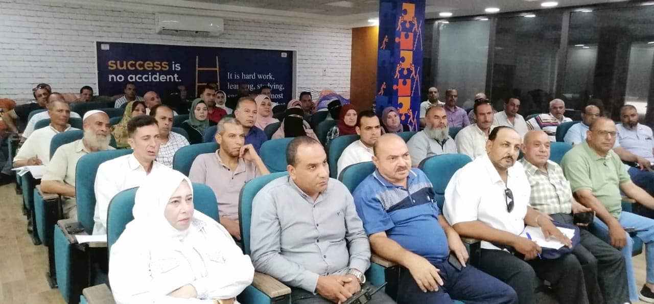 محافظ كفرالشيخ: يتابع فاعليات ورشة عمل الإيرادات وجهاز النظافة، بشأن قانون 203 لسنة 2022  