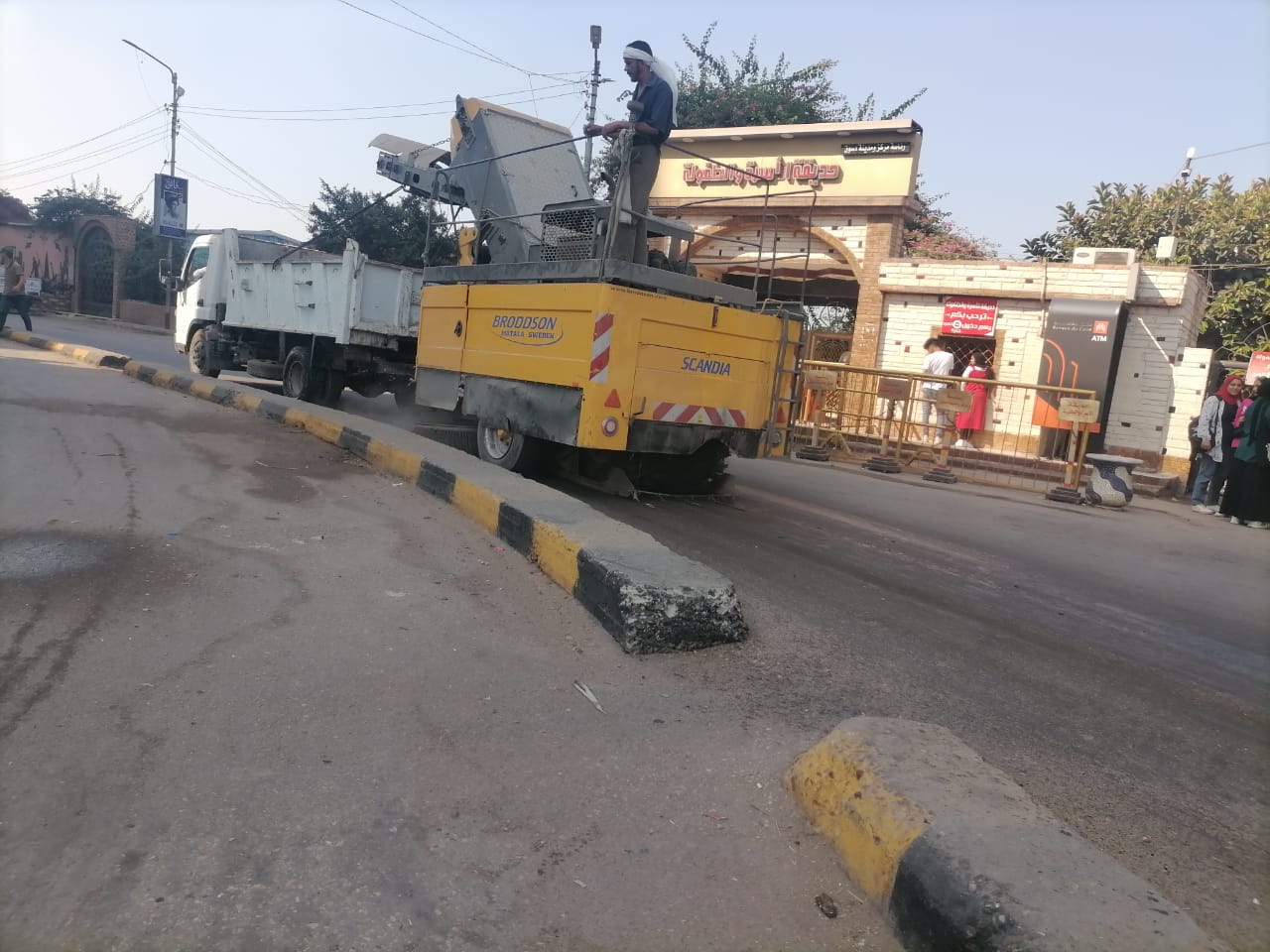 محافظ كفرالشيخ: متابعة جهود حملات النظافة بمدن ومراكز المحافظة وحركة النقل وتطهر شبكات الصرف الصحي وتحسين المرافق والخدمات المقدمة للمواطنين  