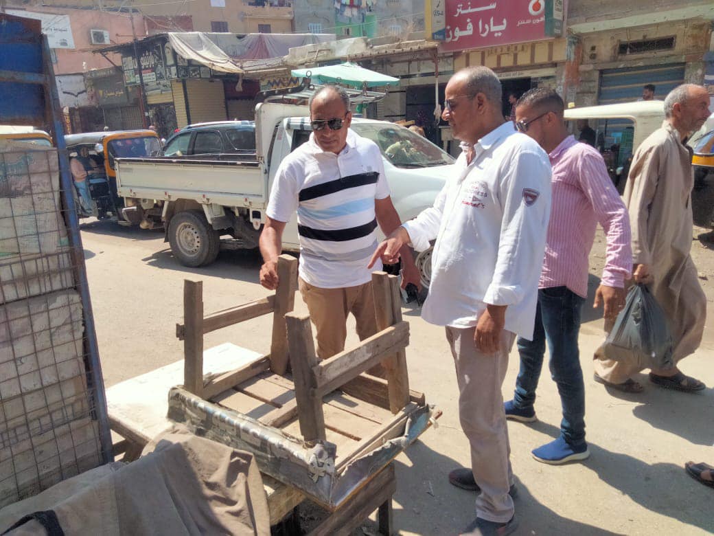 محافظ كفرالشيخ يتابع جهود حملات إزالة الإشغالات بالحامول .. مكلفًا بإزالة التعديات وتسهيل حركة المرور  