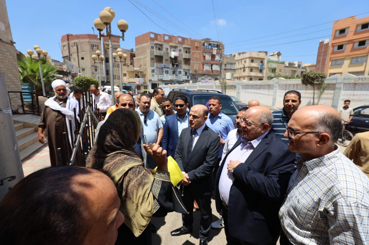 خلال جولته المفاجئة لبيلا .. محافظ كفرالشيخ يتفقد ‏المركز التكنولوجي لخدمة المواطنين .. ويطلع على سير العمل بمنظومة التصالح وخدمات الشباك الواحد المتكاملة  