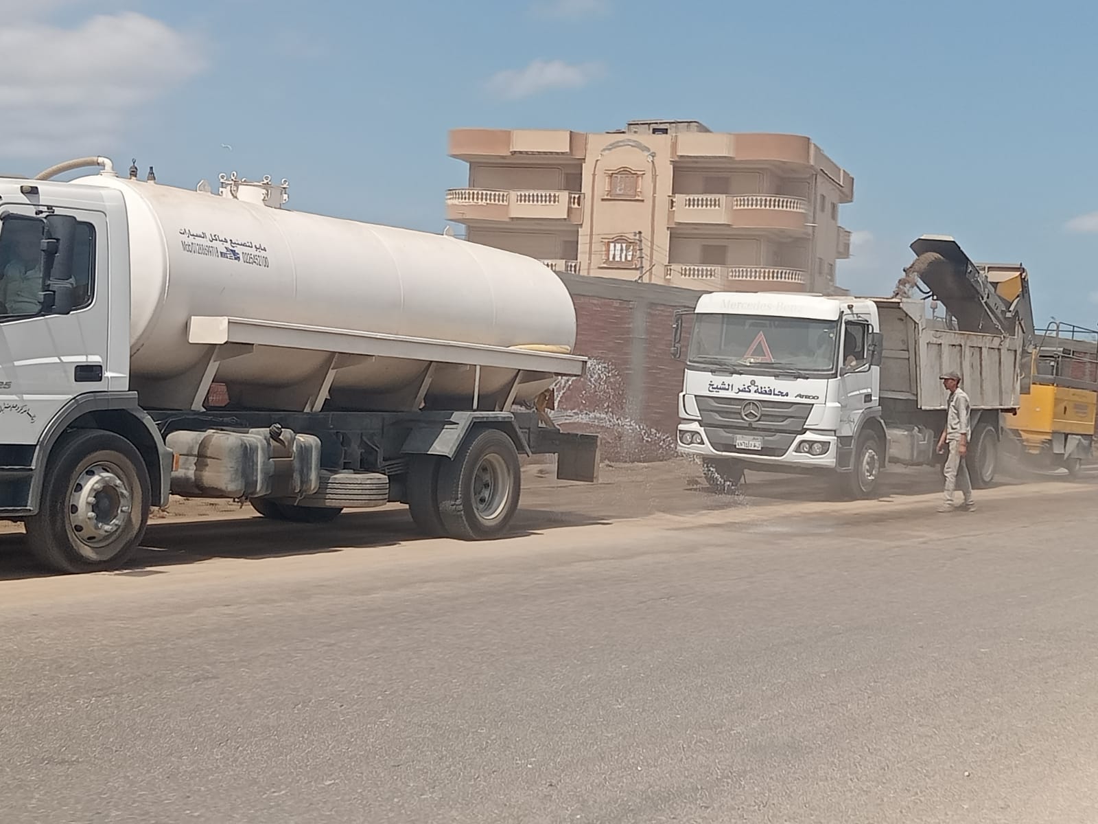 محافظ كفرالشيخ: رفع 1270 طنًا من القمامة وتطهير شبكات الصرف الصحي في حملات النظافة ومتابعة حركة النقل بمدن ومراكز المحافظة  