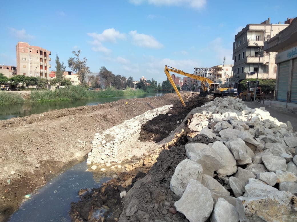 محافظ كفرالشيخ يتابع أعمال إنشاء كورنيش وممشى بحر تيرة بالحامول  