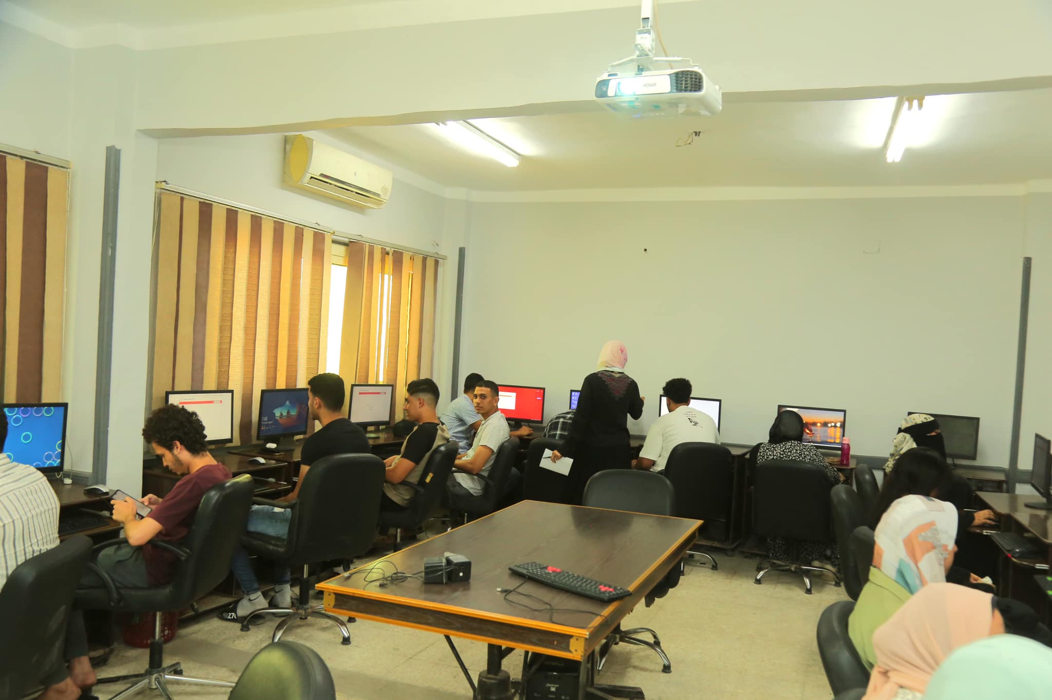 محافظ كفرالشيخ يتابع فعاليات الاختبارات النهائية للبرنامج التدريبي لدورة ICDL .. مستقبل مهني واعد للشباب  