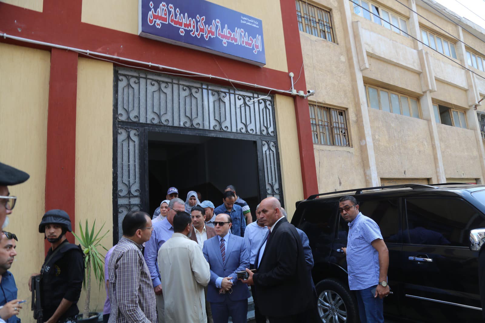 محافظ كفرالشيخ يفاجئ بزيارته الوحدة المحلية لمركز ومدينة قلين.. ويلتقي المواطنين... مشددًا برفع مستوي الخدمات  