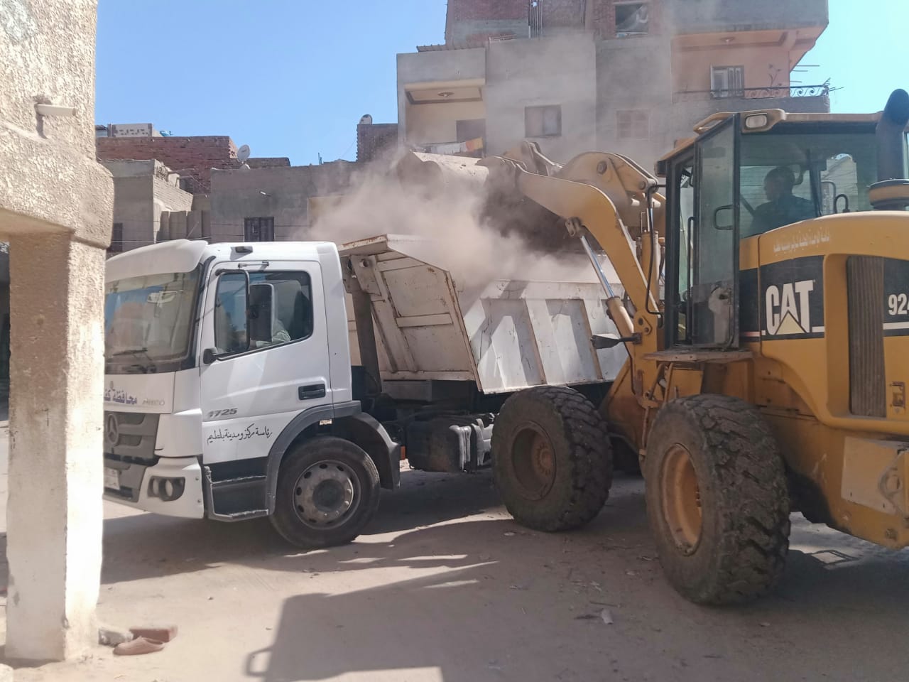 محافظ كفرالشيخ: متابعة حركة النقل وتطهير شبكات الصرف الصحي ورفع 1363 طنًا من القمامة في حملات النظافة بمدن ومراكز المحافظة  