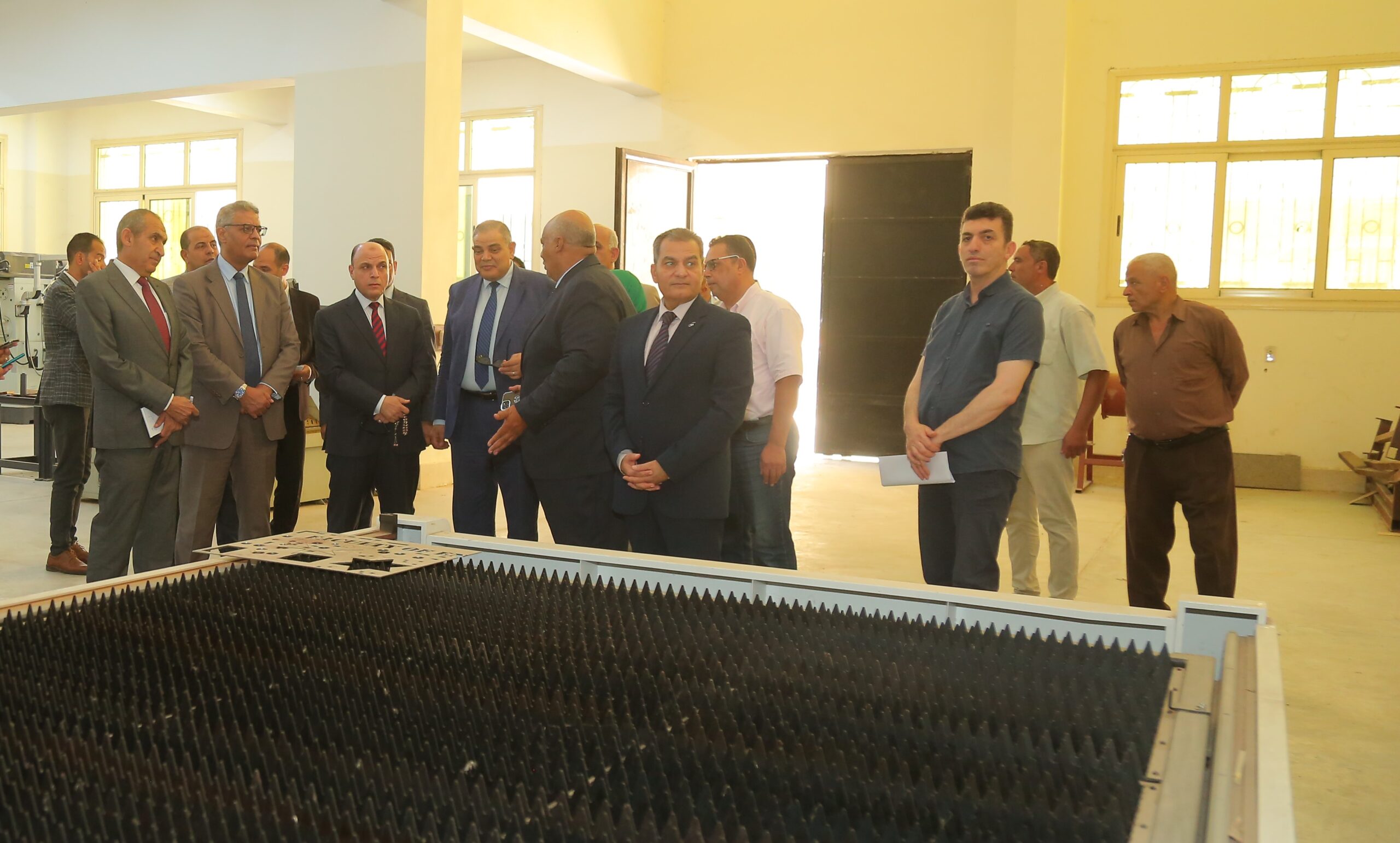 محافظ كفر الشيخ يتفقد ورش ومعامل كلية الهندسة وعدد من كليات الجامعة  