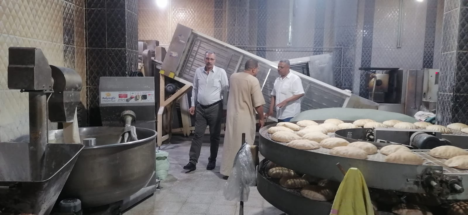 محافظ كفرالشيخ: حملات تموينية مكثفة.. وتحرير 5 محاضر تموينية لمخالفات المخابز بقلين  