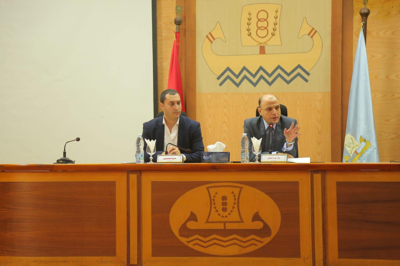 ‏‎محافظ كفرالشيخ يناقش 18 شكوى في لقاء المواطنين ويكلف بتكثيف الرقابة والمتابعة وتحسين الخدمات  