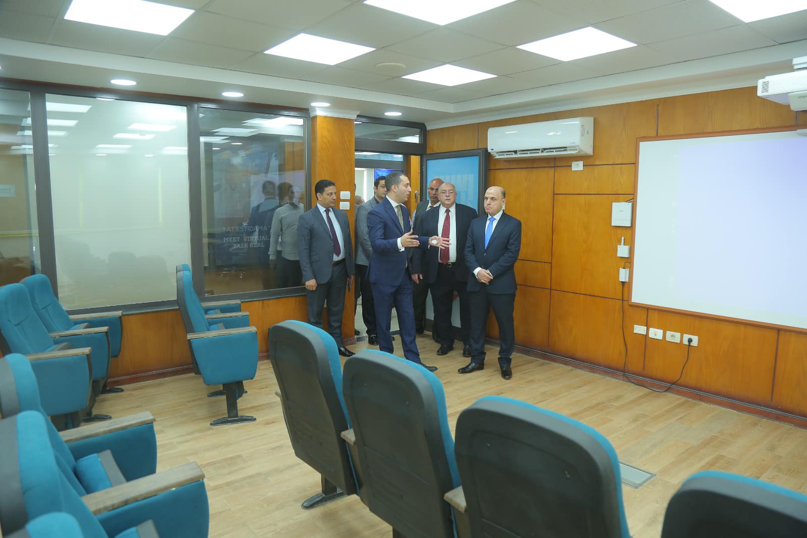 محافظ كفرالشيخ يتفقد مركز استدامة للتدريب والتطوير .. مشيداً بالجهود والبرامج التدريبية  