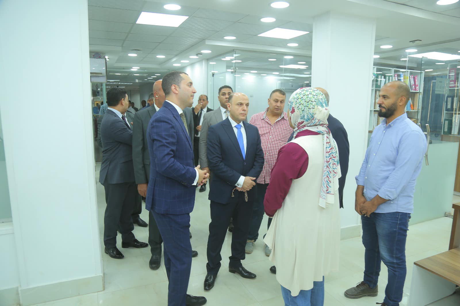 محافظ كفر الشيخ يتفقد إدارات الديوان العام.. تطوير منظومة الخدمات بشكل كامل يلبي تطلعات واحتياجات أبناء المحافظة  