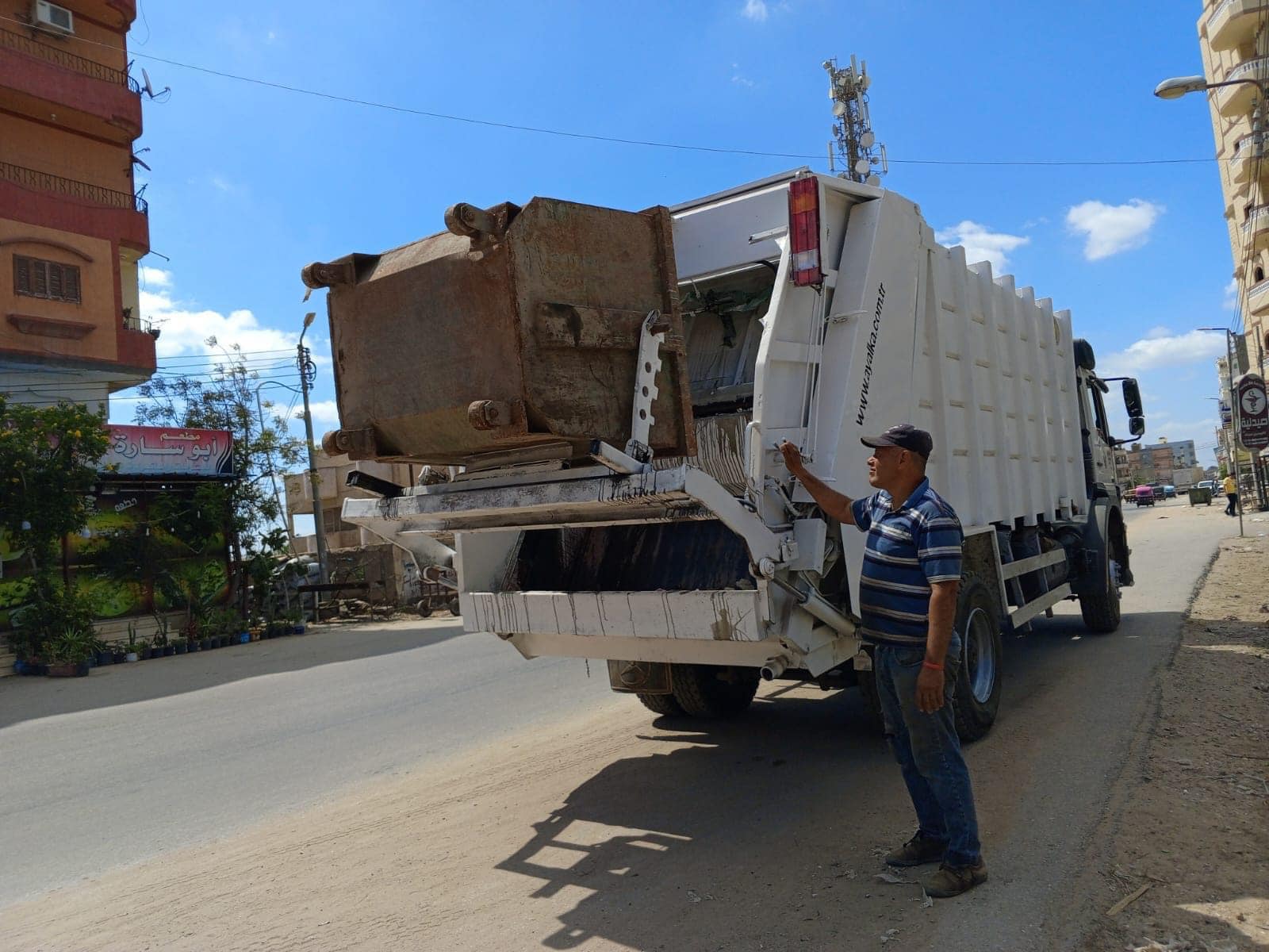 محافظ كفرالشيخ يتابع جهود حملات النظافة بمراكز ومدن المحافظة… مشدداً بتحسين مستوى الخدمات والمرافق المقدمة للمواطنين  