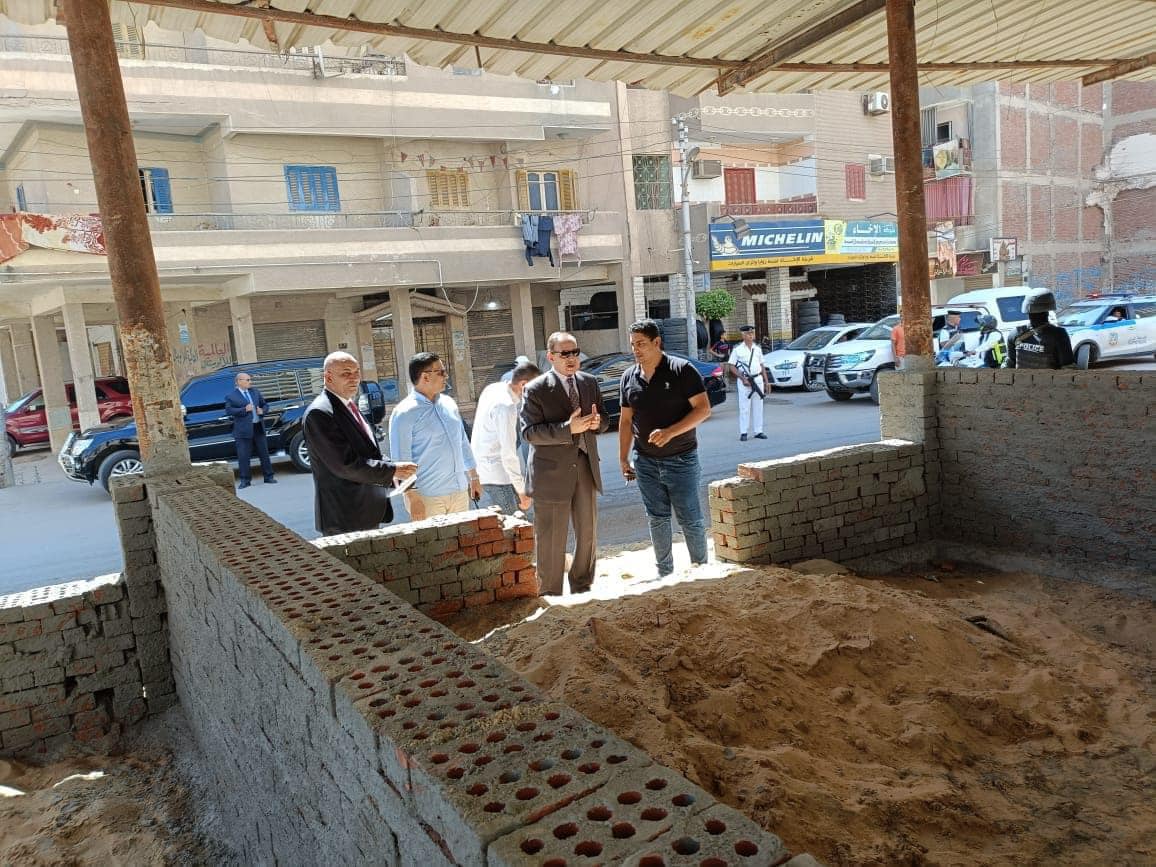 محافظ كفر الشيخ يتابع أعمال تطوير السوق الحضرى الجديد بمحور صبرى القاضى بغرب عاصمة المحافظة  