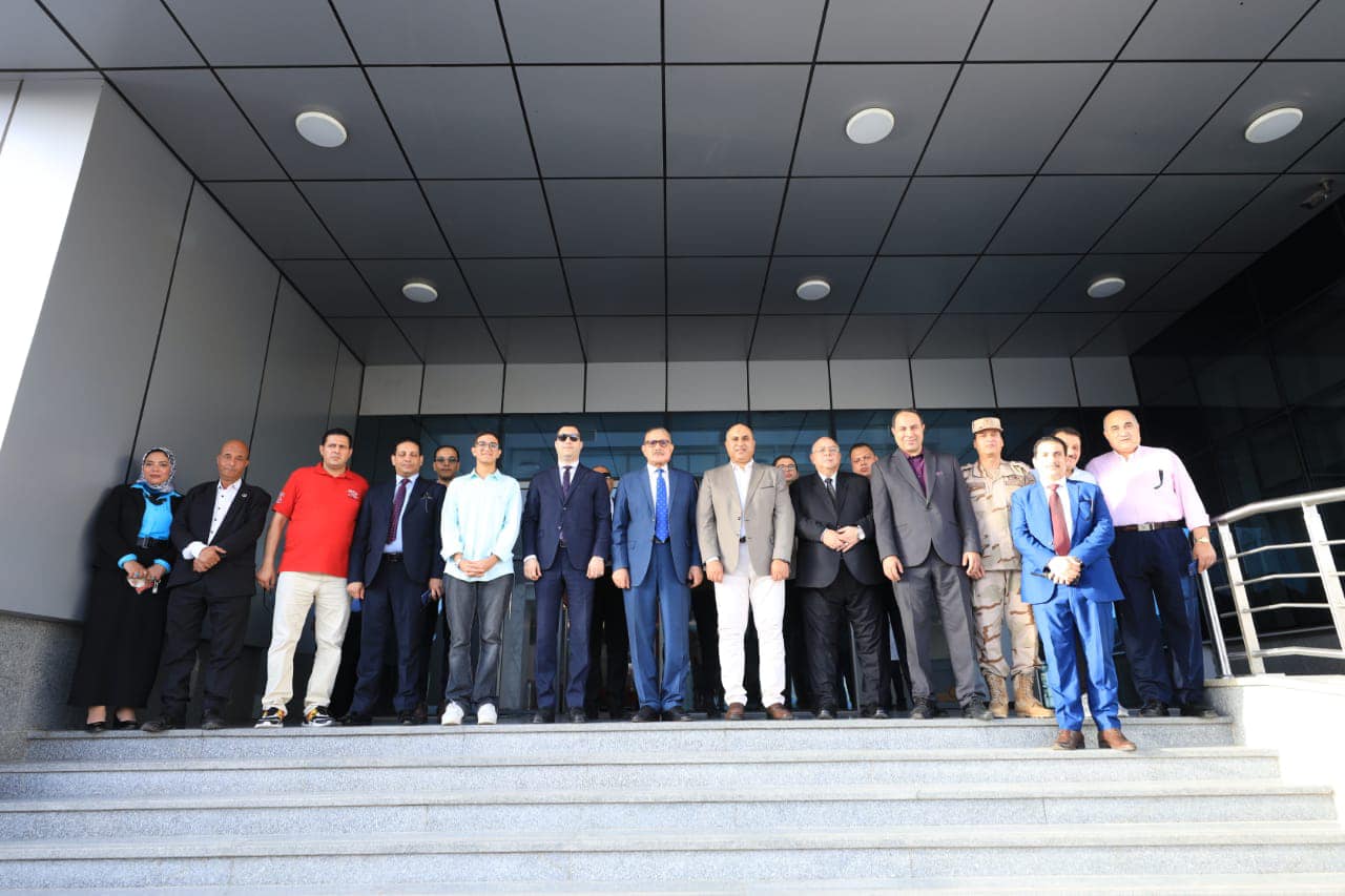 بالصور... محافظ كفرالشيخ يشارك أطفال مستشفي الأورام فرحتهم بالعيد .. مقدماً لهم هدايا فخامة الرئيس .. مؤكداً حسن معاملتهم ورعايتهم  