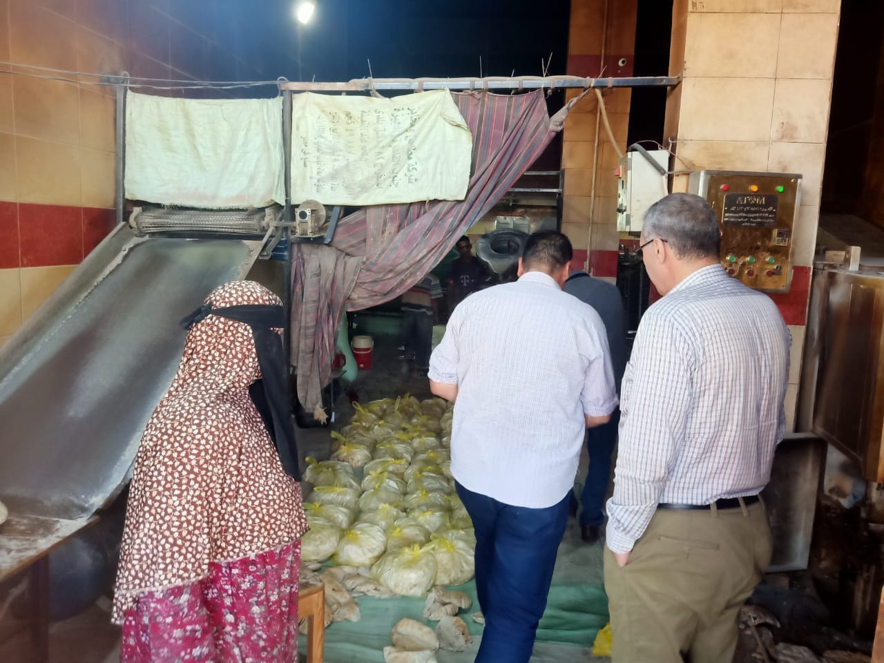 محافظ كفرالشيخ: تحرير 12 محضرًا لمخالفات المخابز بقلين  