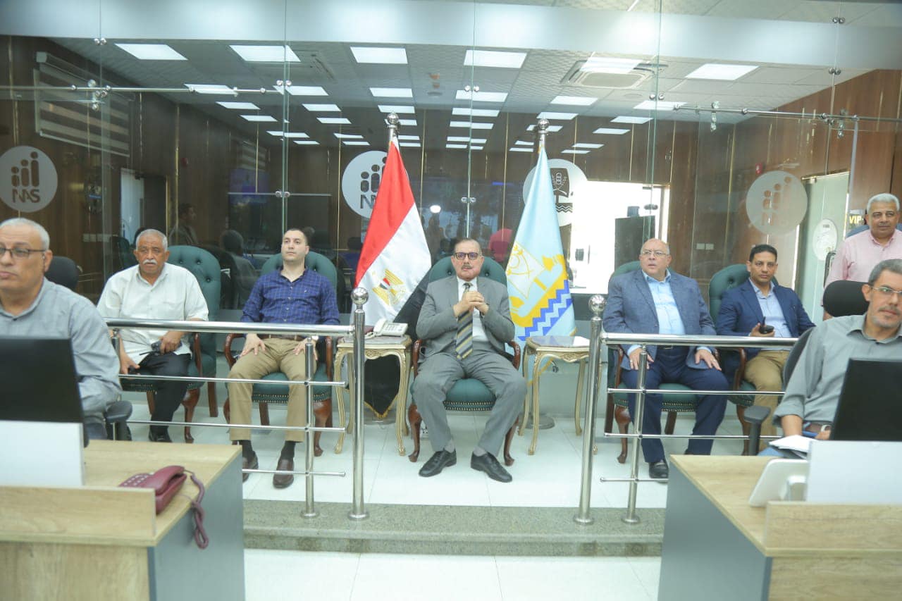 محافظ كفرالشيخ يتابع أعمال المرحلة الأولى لرصف شارع الشونة ببلطيم بطول 300م  