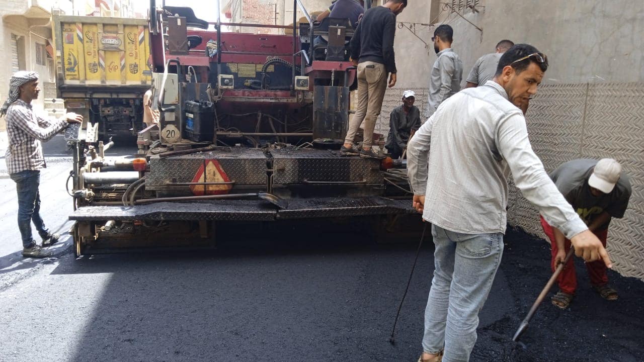 محافظ كفرالشيخ: إستكمال أعمال رصف شارع المركز الطبي ببلطيم بطول 100م  