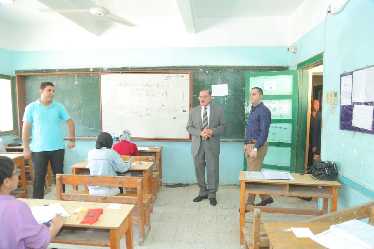 محافظ كفرالشيخ يتفقد «لجان الثانوية الأزهرية» ويطمئن على سير الامتحانات  