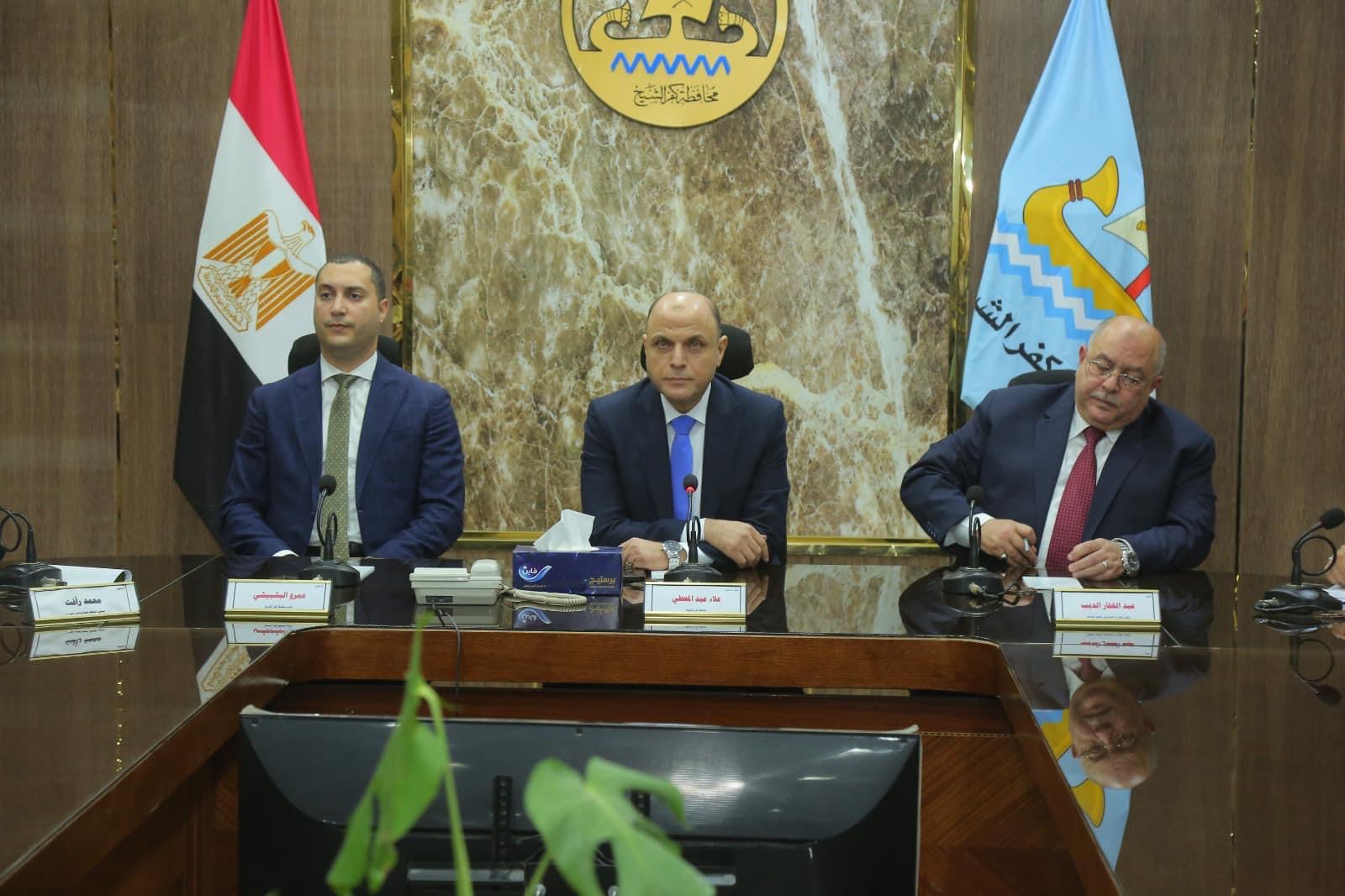 محافظ كفرالشيخ يلتقي بعدد من الصحفيين والإعلاميين عقب تولي مهام عمله.. أى تحدٍ مهما كان صعبًا فهو ليس مستحيلًا  