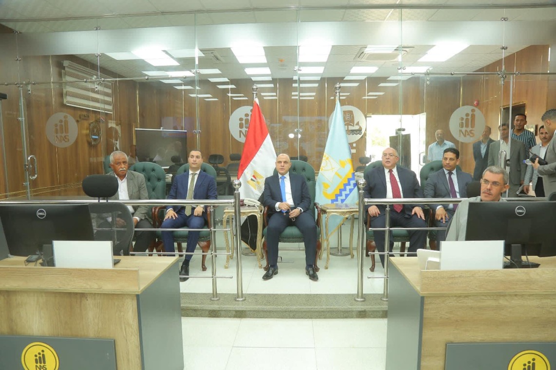 محافظ كفر الشيخ يتابع المرافق والخدمات من مركز سيطرة الشبكة الوطنية للطوارئ والسلامة العامة  