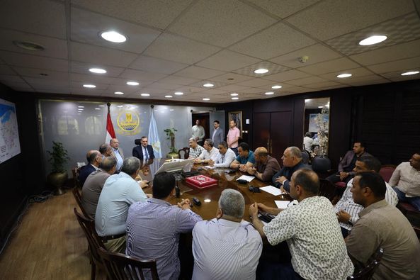 محافظ كفرالشيخ يناقش أعمال لجنة تحديد الكتل المبينة القريبة من الأحوزة العمرانية للمدن والقرى والتوابع بالمحافظة وفقاً لقانون التصالح فى مخالفات البناء  