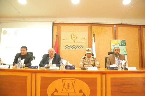 محافظ كفرالشيخ يتابع فعاليات مناقشة مشروع تعزيز التكيف مع التغيرات المناخية بدلتا النيل والمناطق الساحلية بالمحافظة  