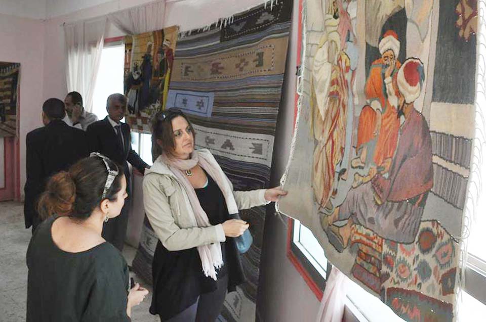 فوه .. مدينة تميزت بصناعة الكليم والسجاد