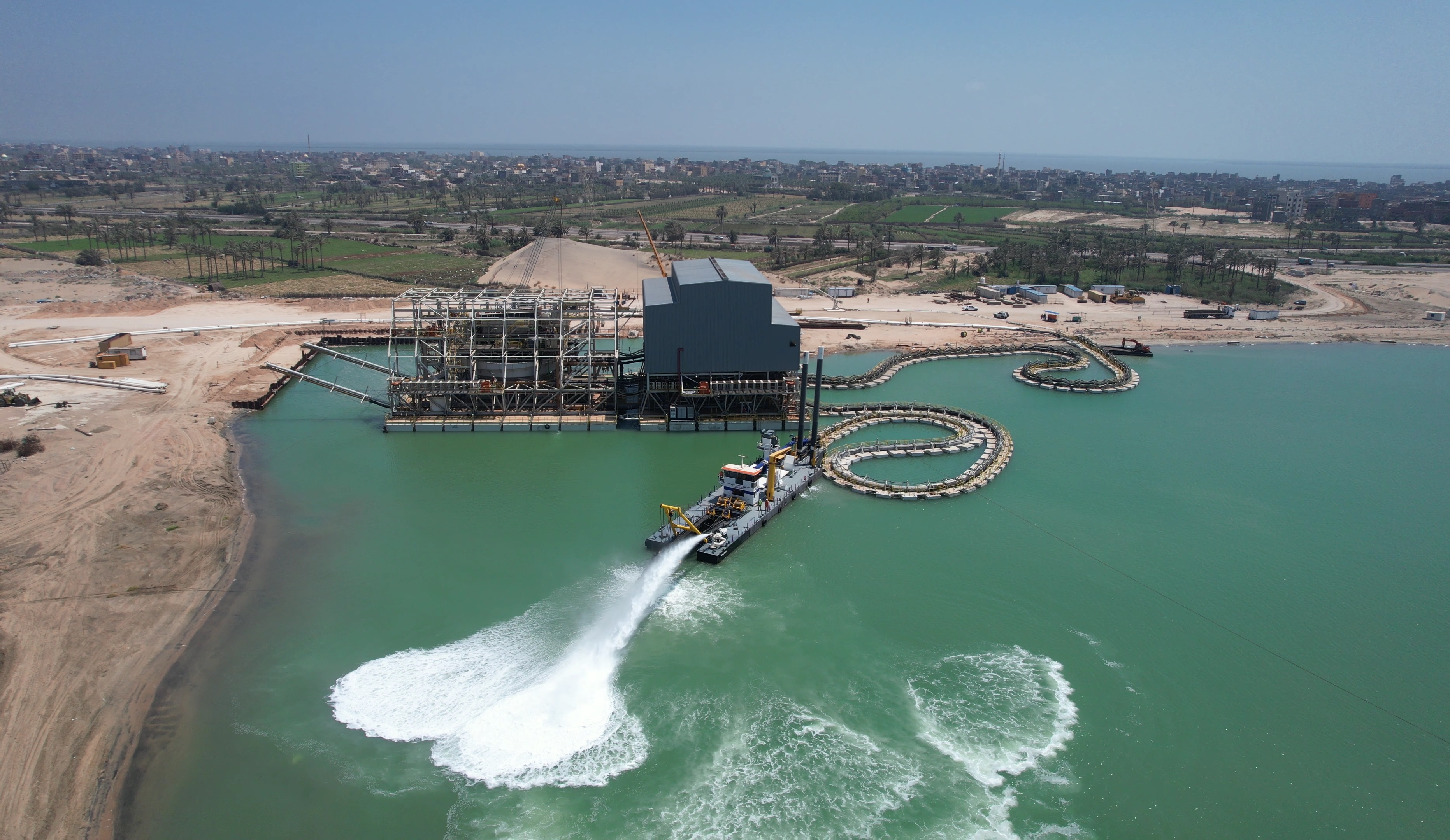 مصنع الرمال السوداء